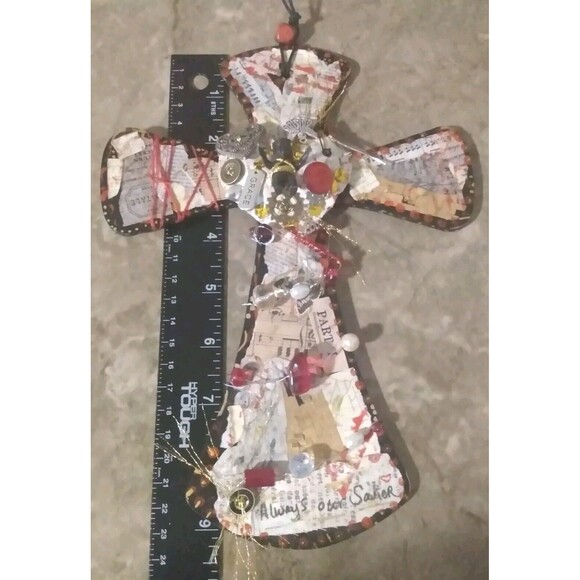 Mixed Media Christian Assemblage Art Wooden Cross Jesus Beads Charms Wall Decor - Picture 12 of 15